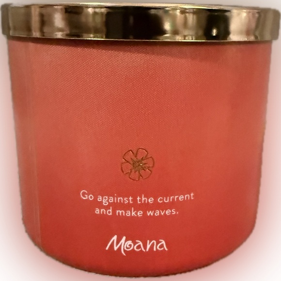 Bath & Body Works Princess Moana Candle - Red and Gold - Picture 4 of 5